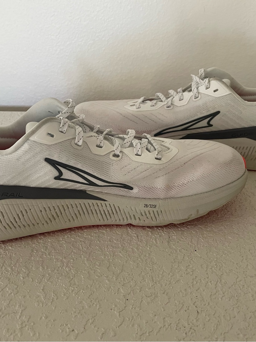 Altra Experience Form Sneakers Running Shoes Clean White/Gray Mens 11 - Picture 4 of 5